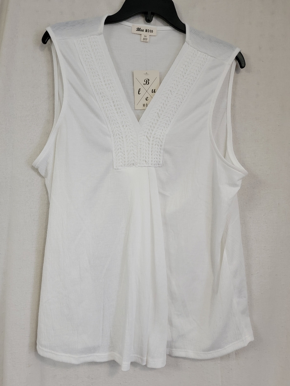 Blue Mood White Sleeveless V-Neck Knit Blouse with Textured Yoke Plus Size